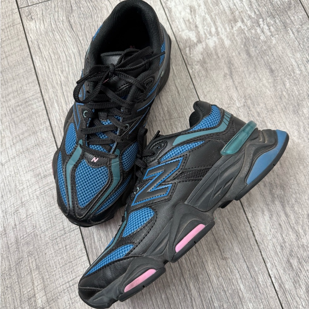 New Balance 9060 7.5 women’s - Picture 5 of 8